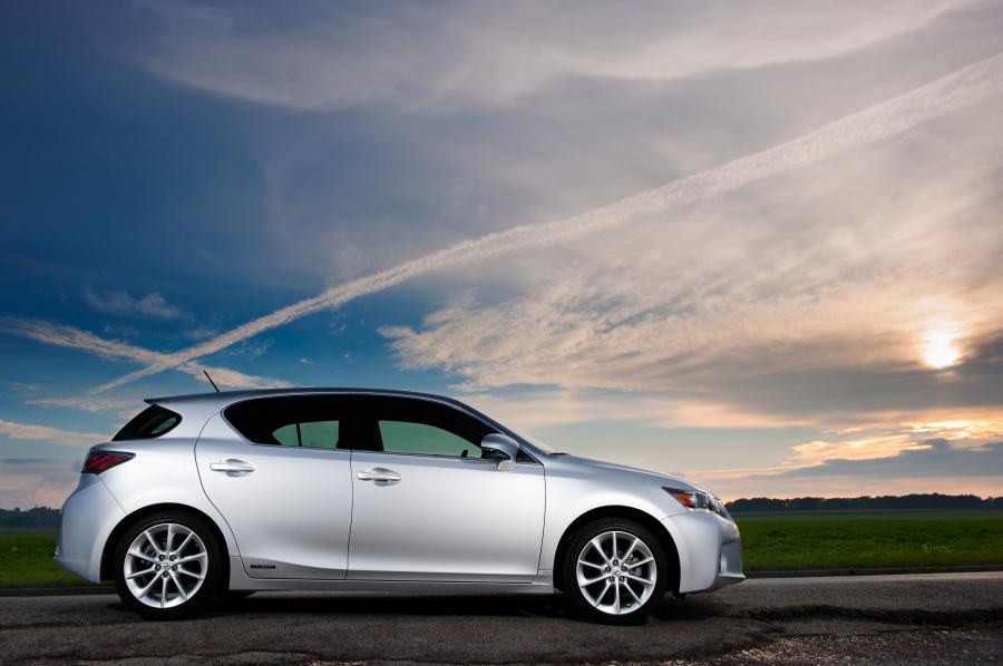  Lexus CT200h 2010 года  (фото 230 из 266)